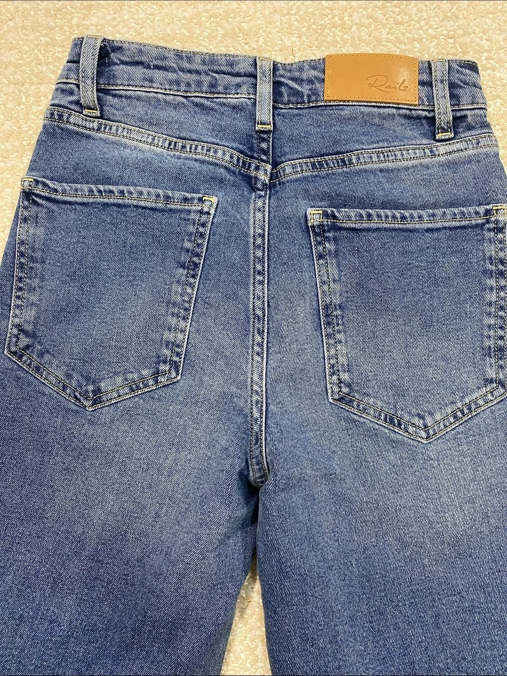 Rails Straight-Leg Jeans in Light Blue Wash High rise straight Size 24 100%Cott
